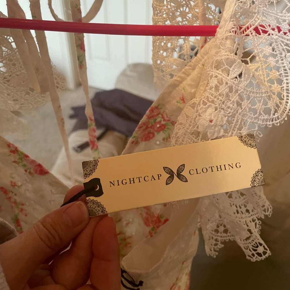 Floral Lace Trim Top - Picture 3 of 3